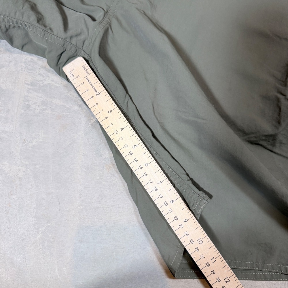 Patagonia Men's Size L Casual Outdoor Cargo Shorts Khaki Lightweight - Picture 6 of 7